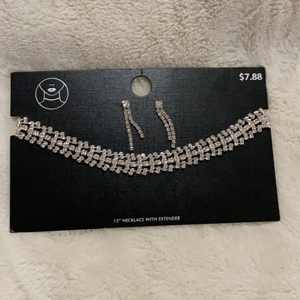 Necklace and earring set